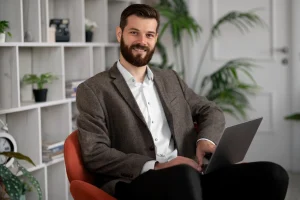 es roberto agudelo el mejor asesor inmobiliario de colombia
